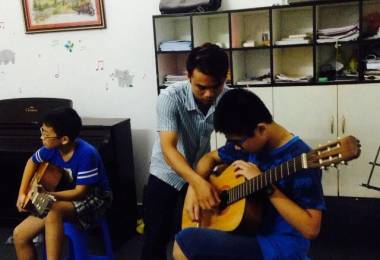 Sự khác biệt giữa Tự học và học Trung tâm- Guitar Đà Nẵng